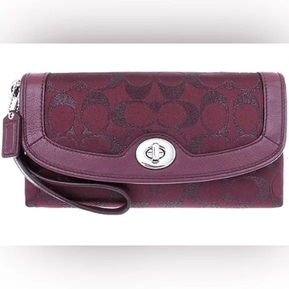 NWT🔥🩶Coach Wristlet - Picture 1 of 5